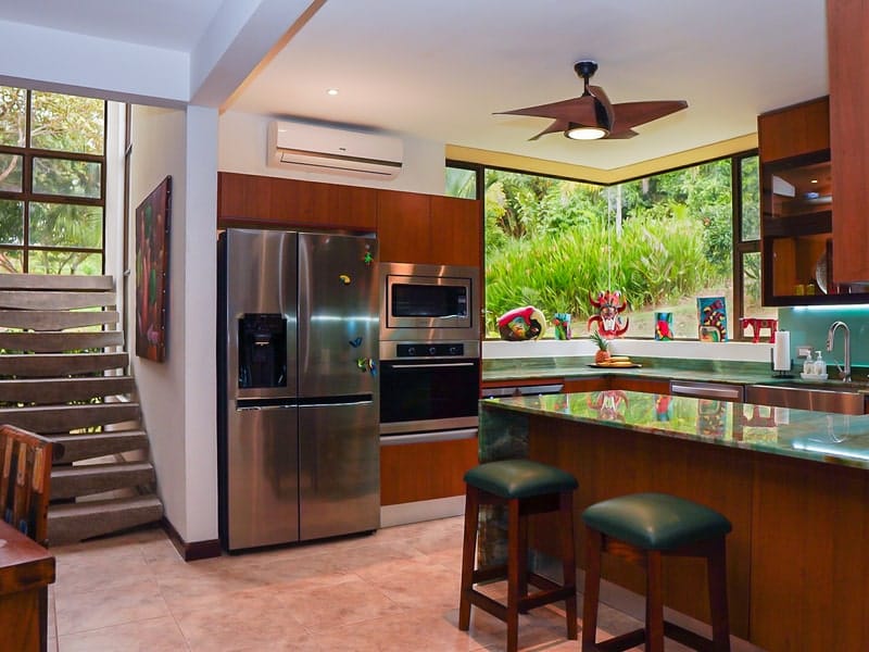 Ocean View home in Jaco