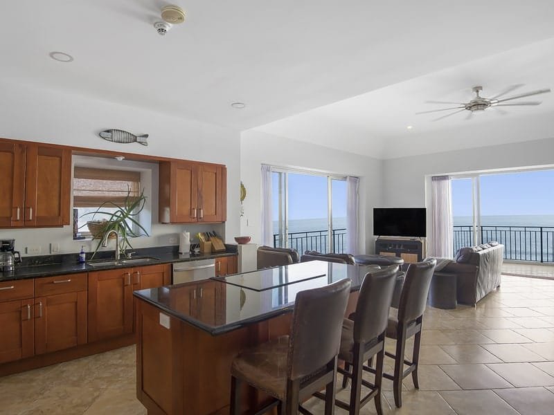 Beachfront condo in Jaco