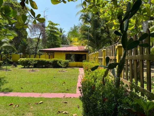 Beachfront Cabinas in Zancudo
