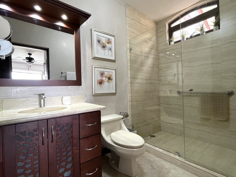 Property in Tres Regalos, Jaco