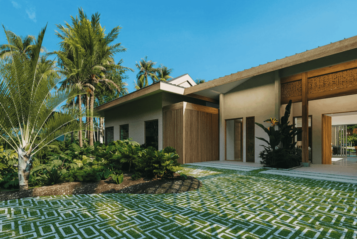 Oceanfront property in Golfito