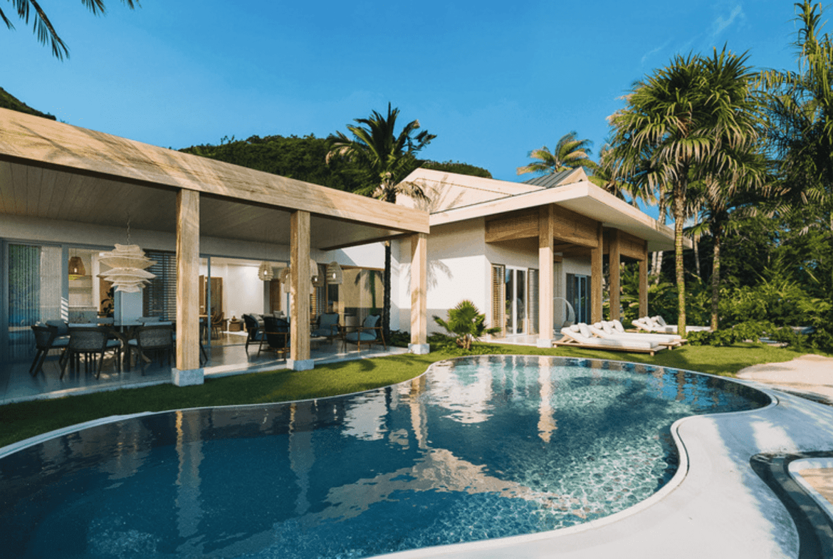 Oceanfront property in Golfito