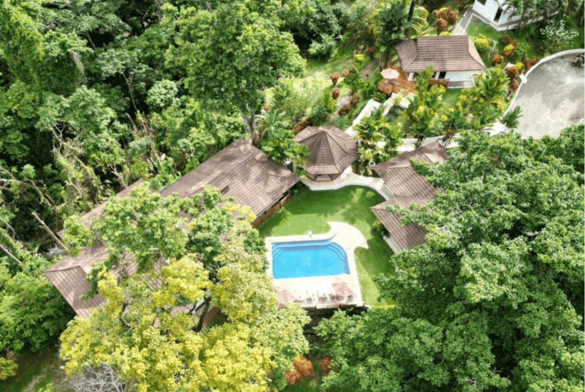 Luxury Estate in Limon