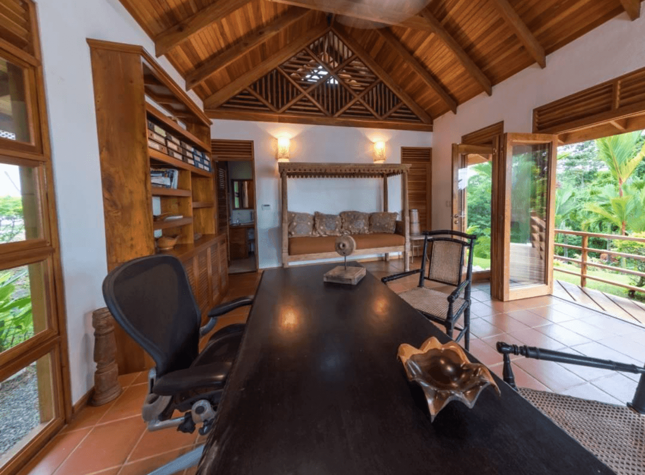 Luxury Estate in Limon