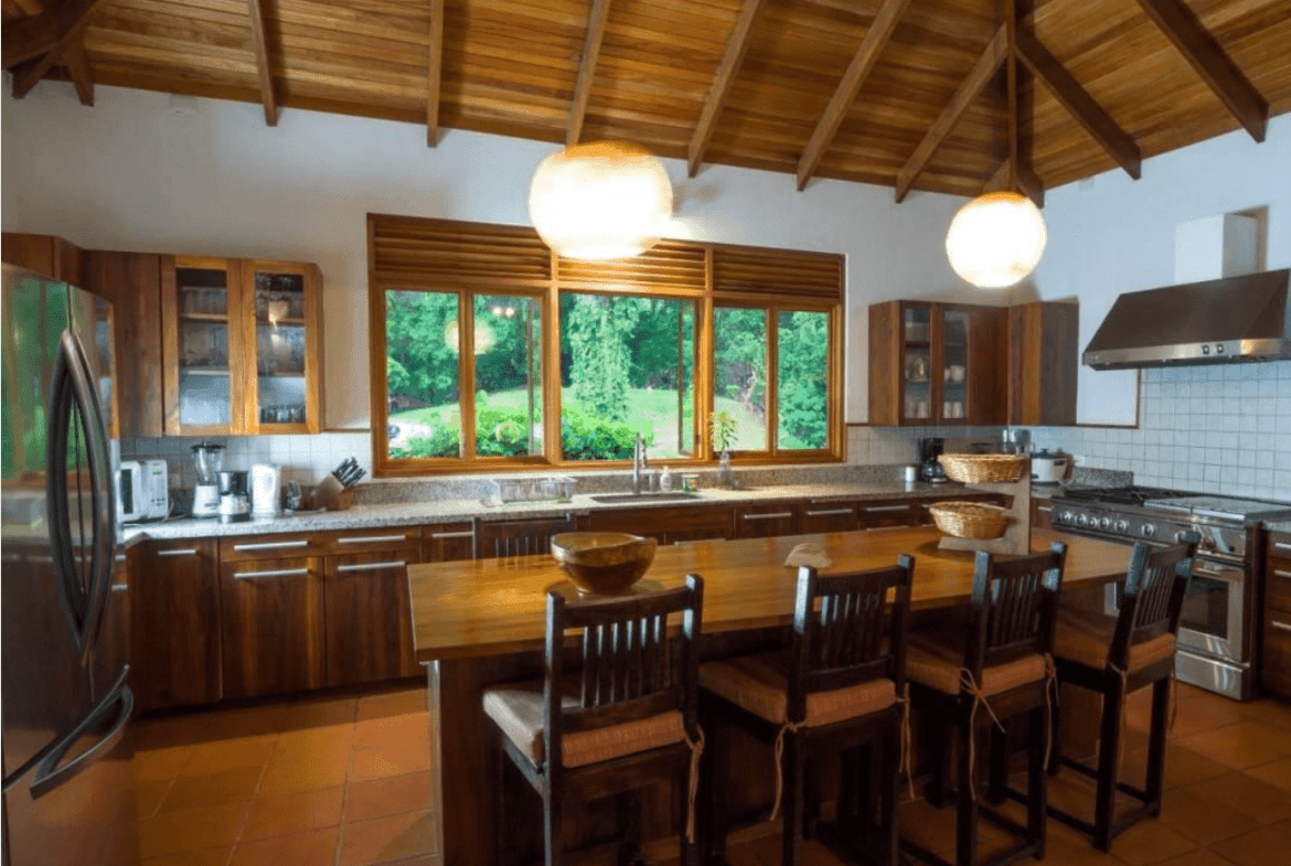 Luxury Estate in Limon