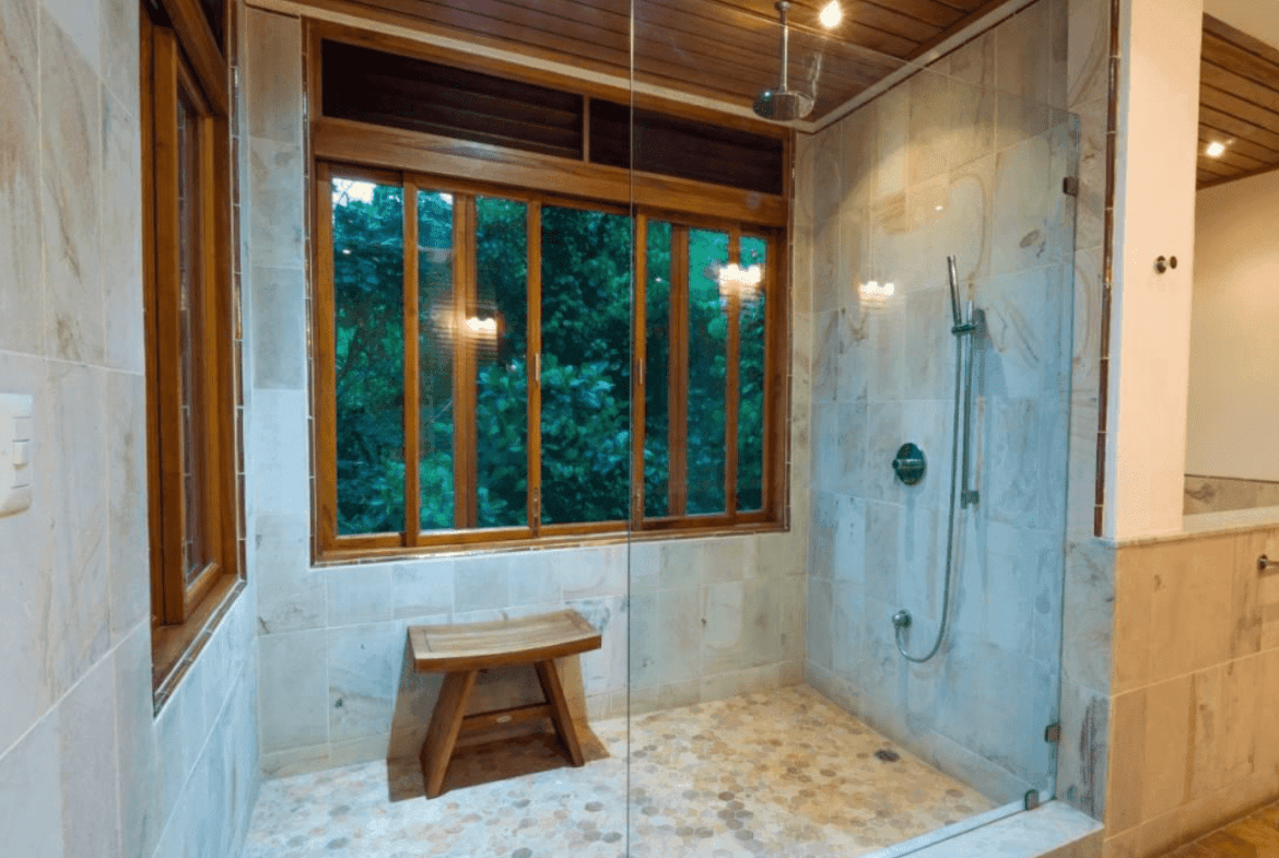 Luxury Estate in Limon