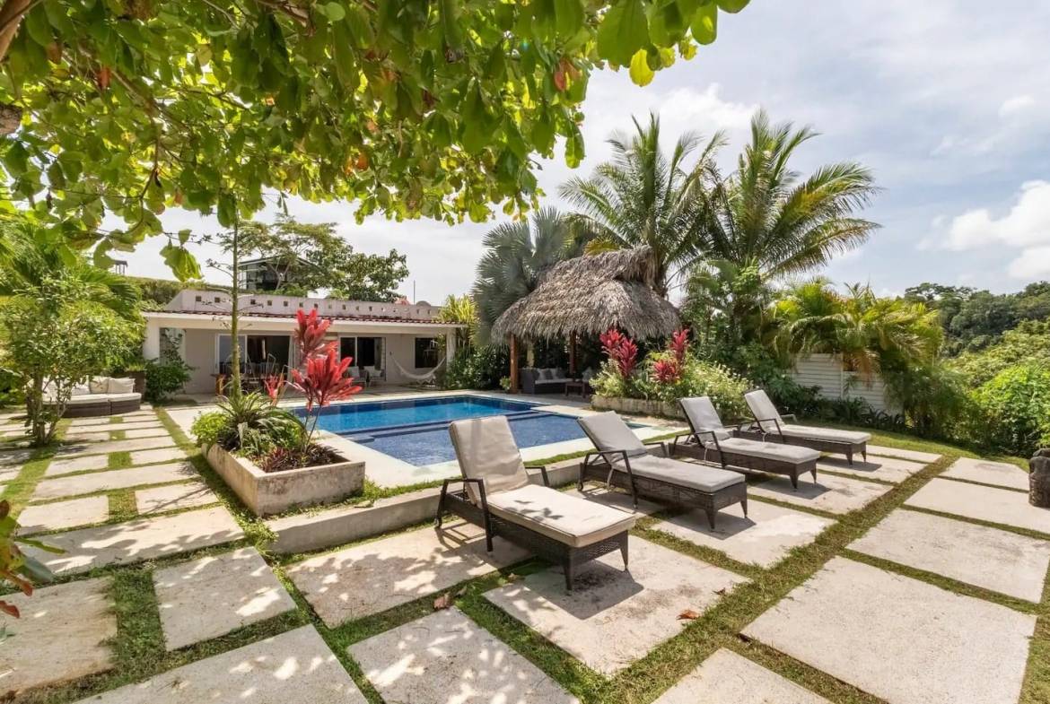 Breathtaking oceanview villa in Santa Teresa