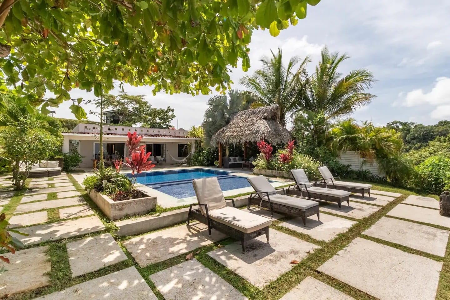 Breathtaking oceanview villa in Santa Teresa