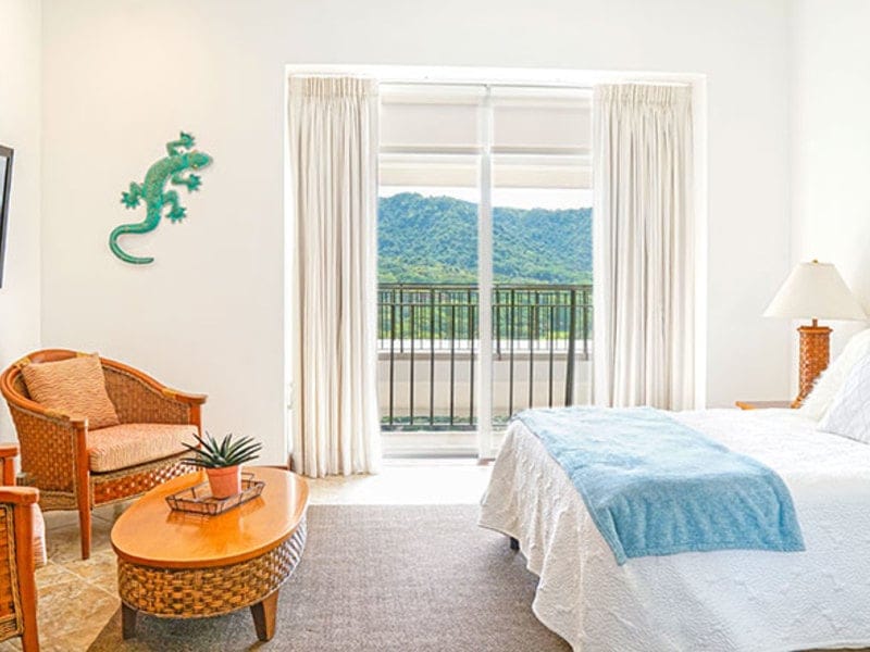 Beachfront condo in Jaco