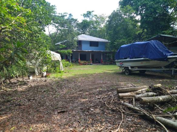Jungle home in Playa Zancudo