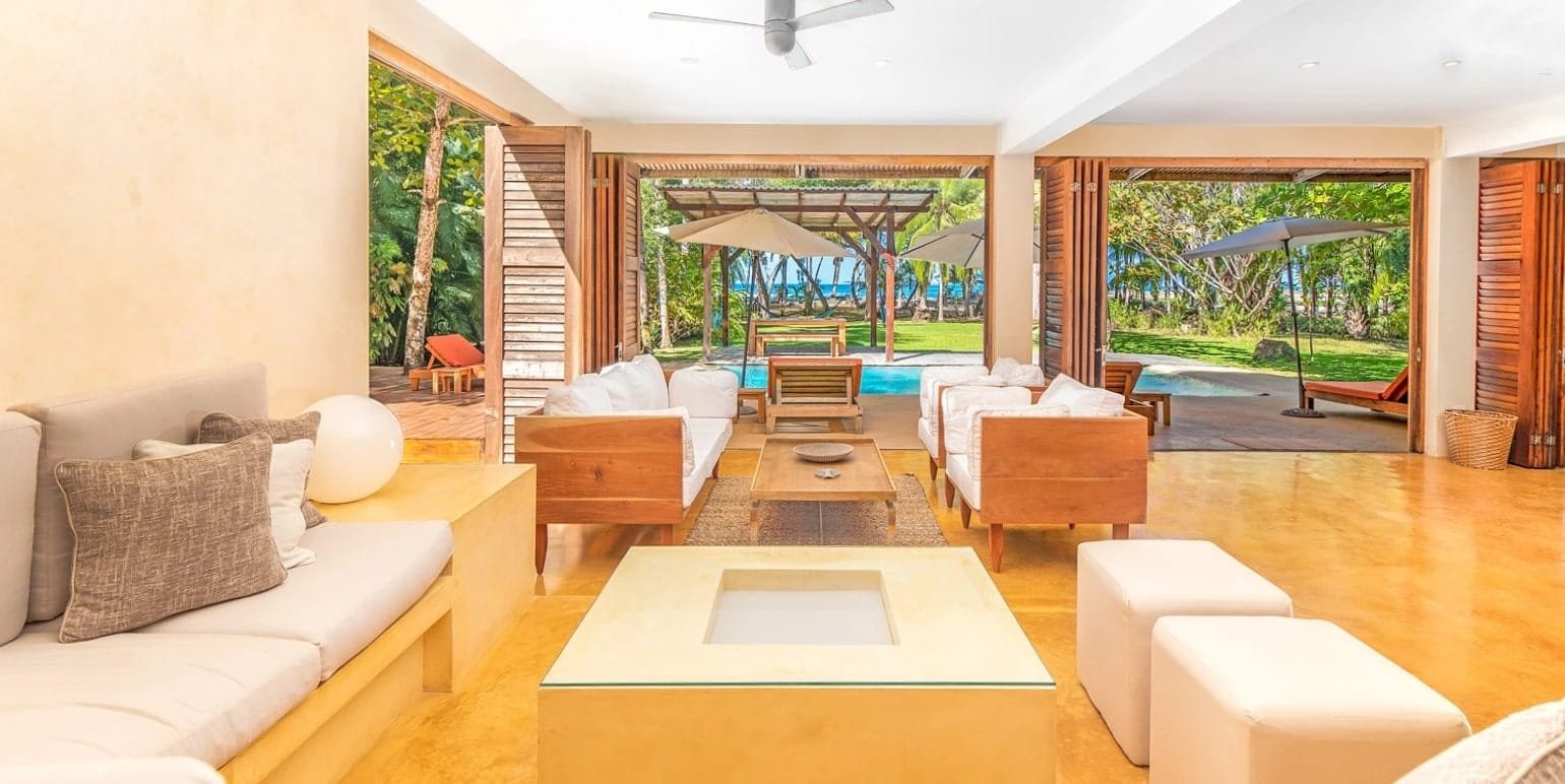 Beachfront estate in Malpais