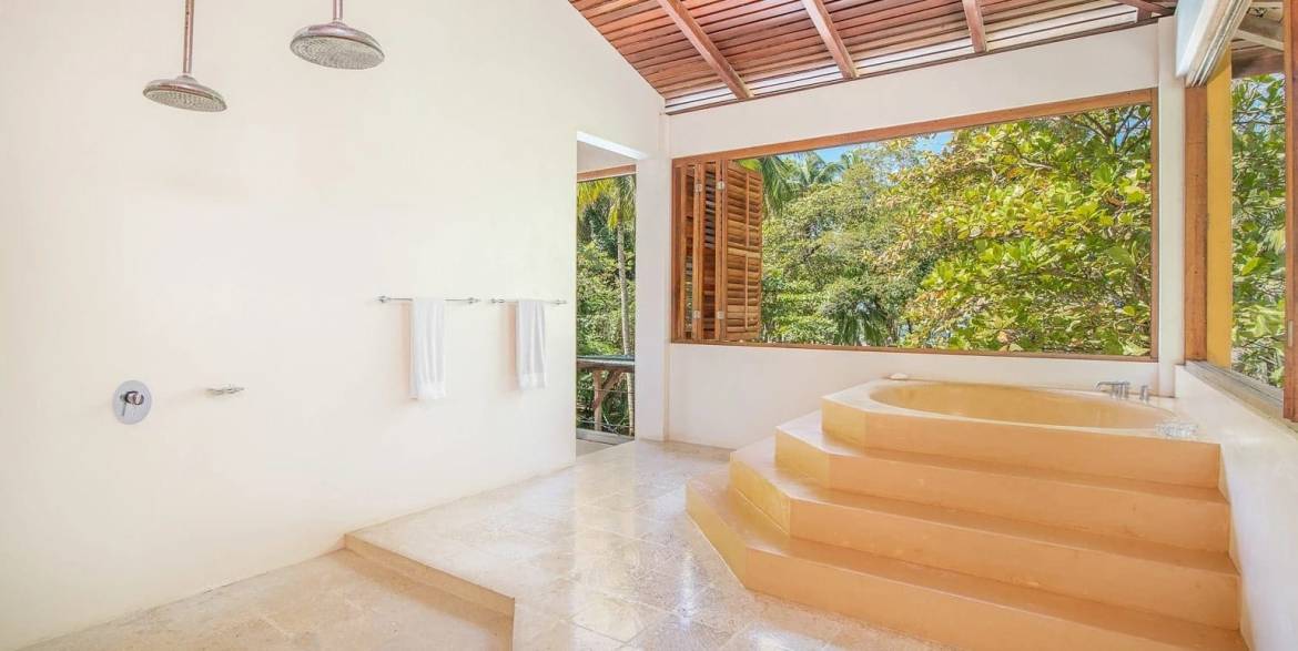 Beachfront estate in Malpais