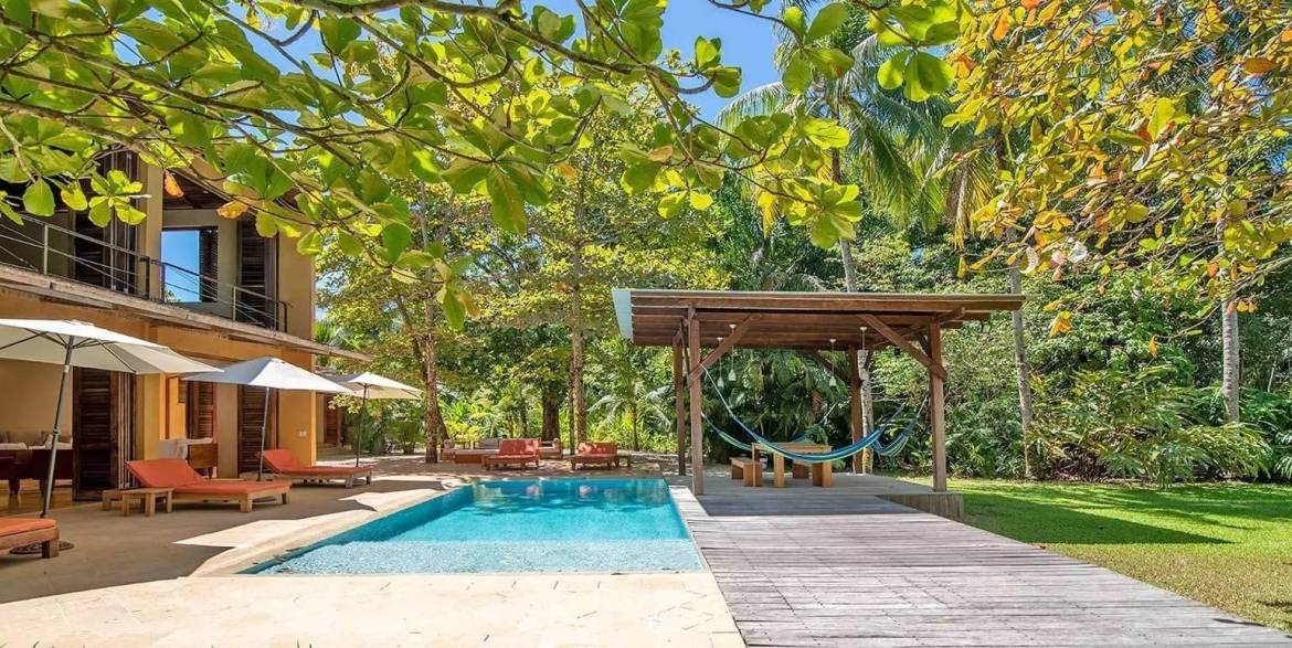 Beachfront estate in Malpais