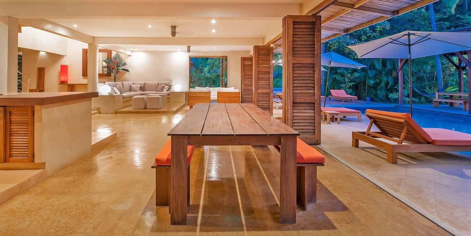 Beachfront estate in Malpais