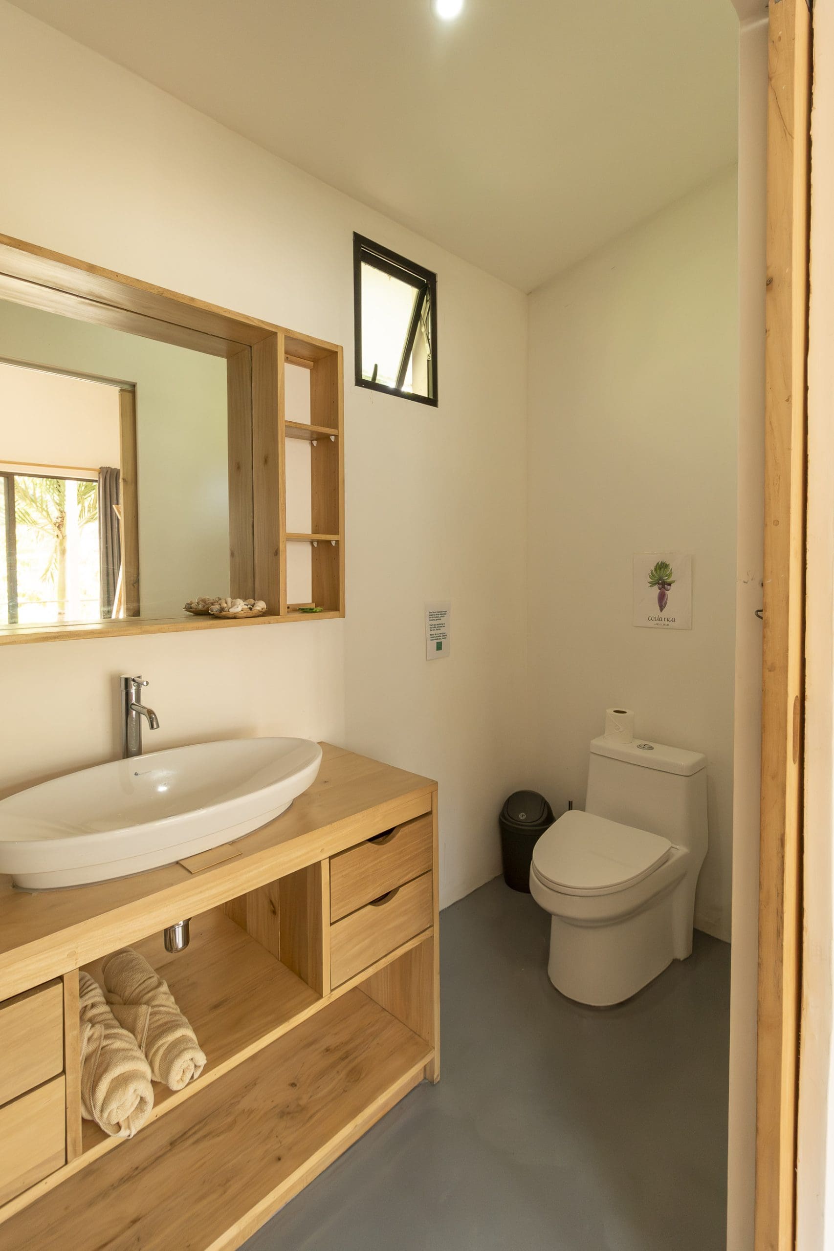 Oceanview hotel in the heart of Santa Teresa