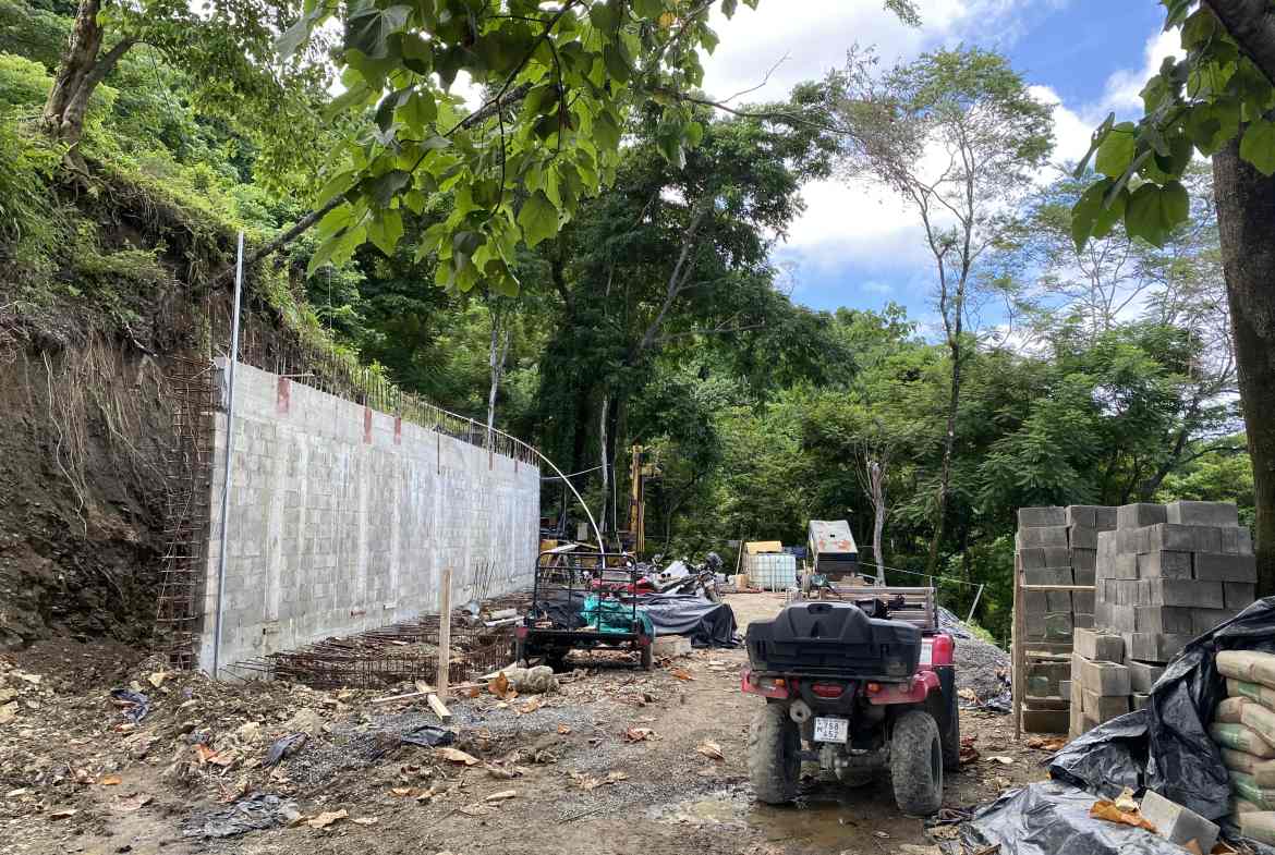 2 luxury homes in Malpais