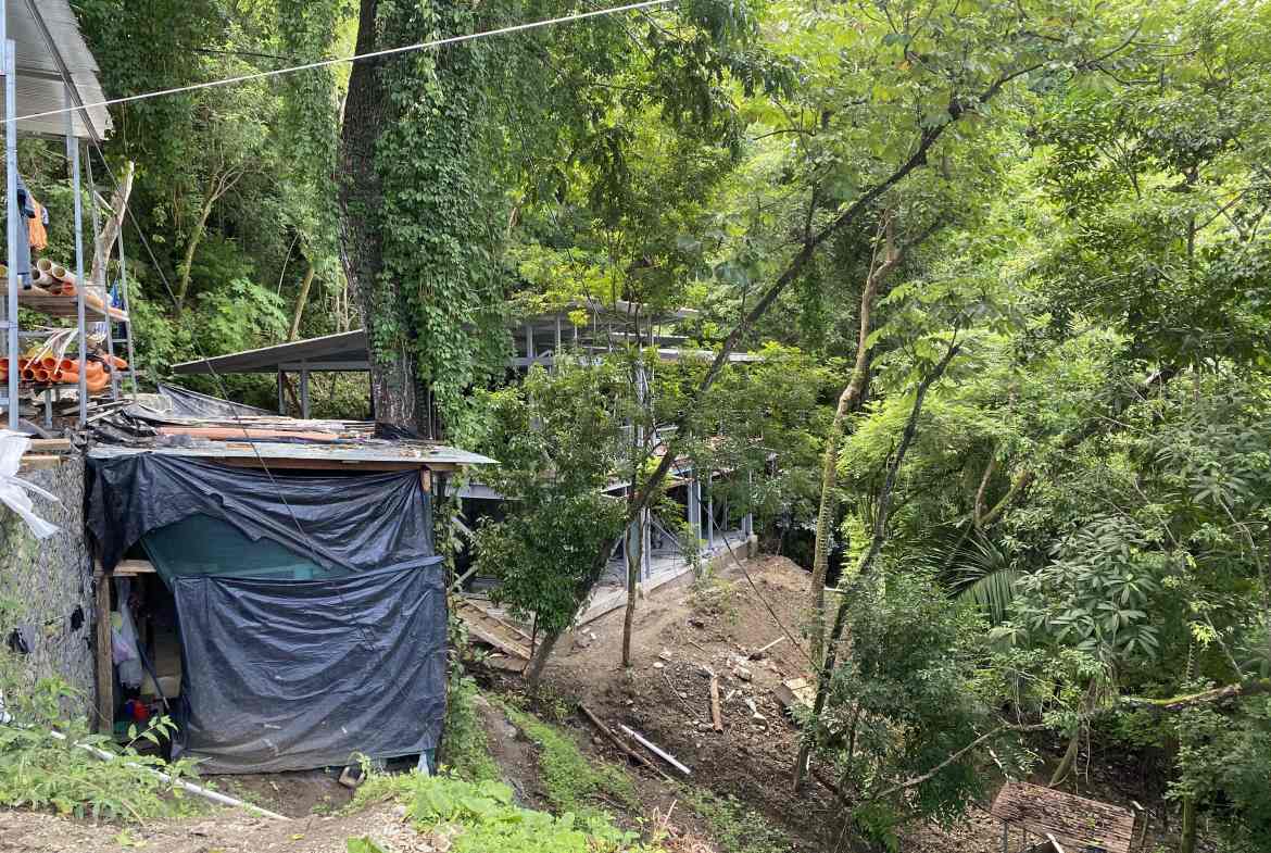 2 luxury homes in Malpais