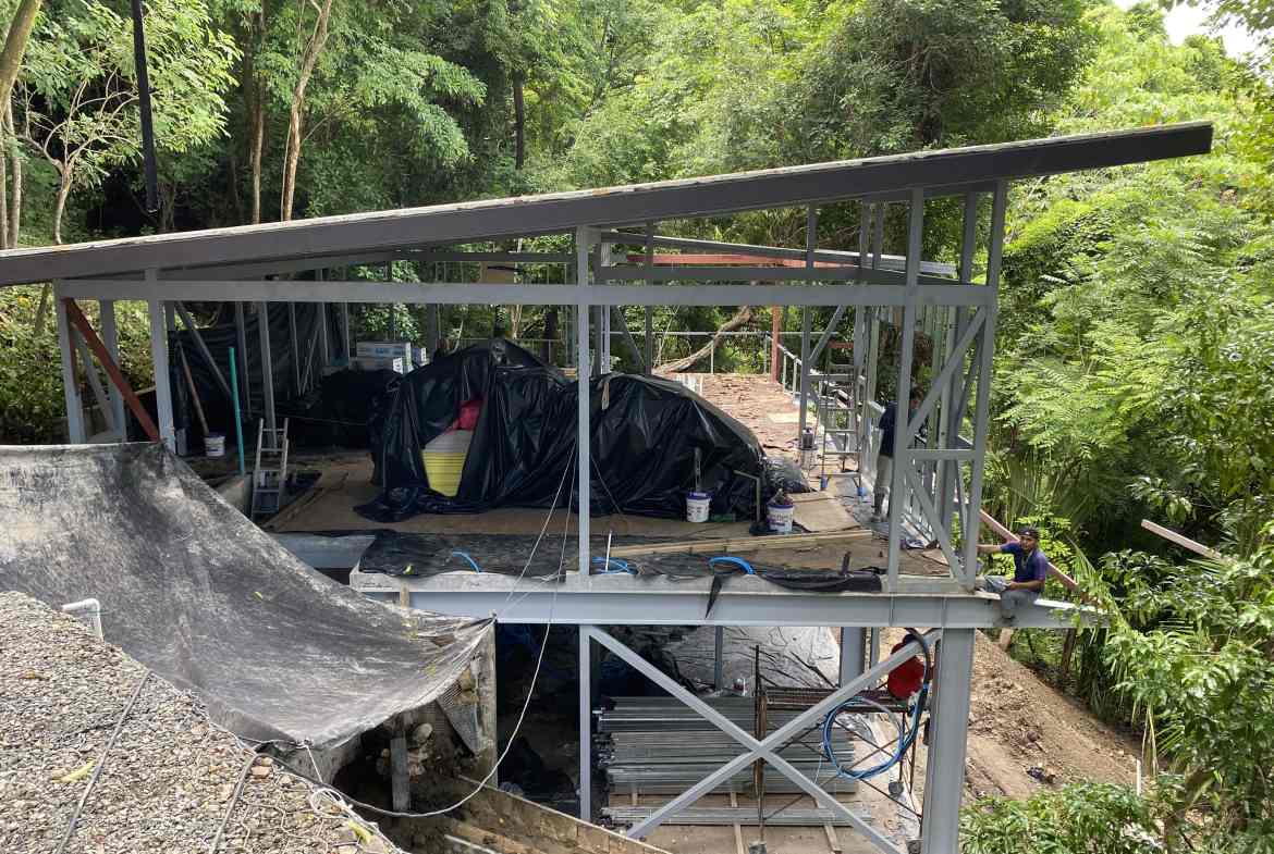 2 luxury homes in Malpais