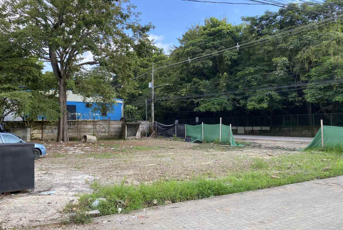 Land in Santa Teresa