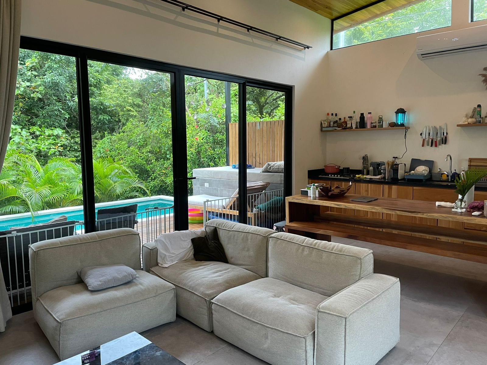 Modern home in Santa Teresa