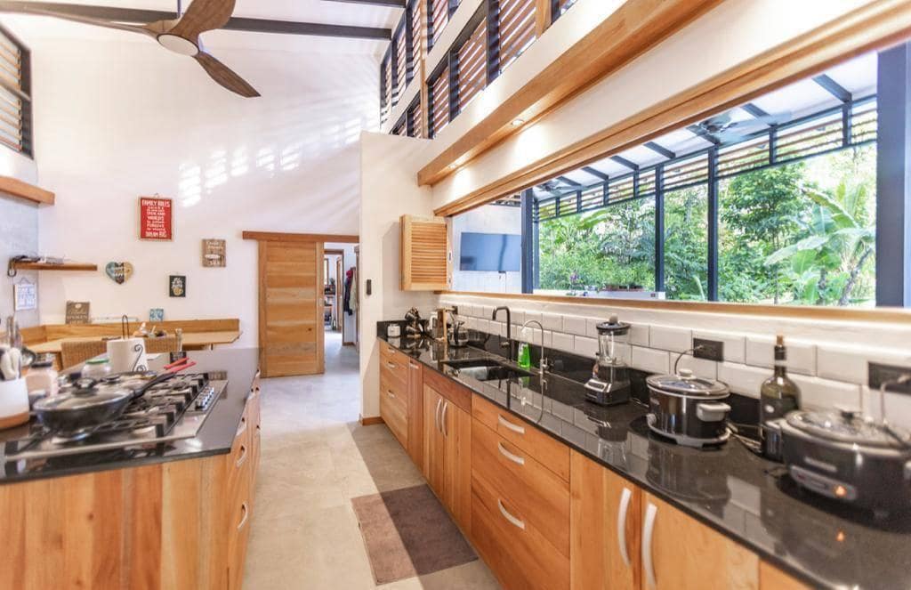 Charming home in Cahuita, Limon