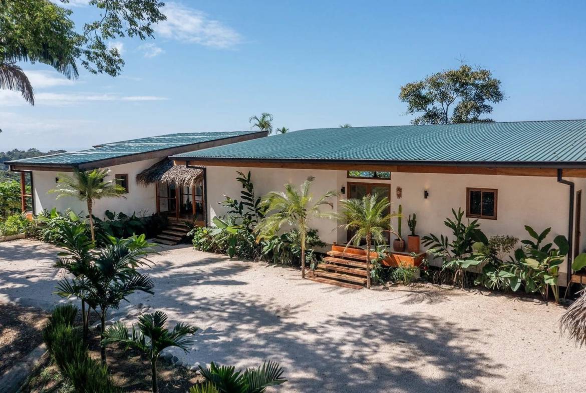 Luxury estate in Malpais