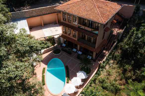 Luxury income producing apartments in Santa Teresa