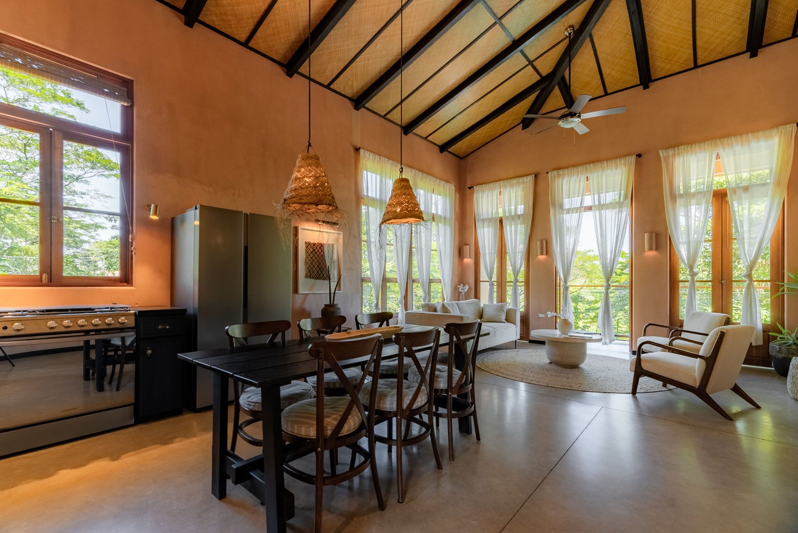 Luxury income producing apartments in Santa Teresa