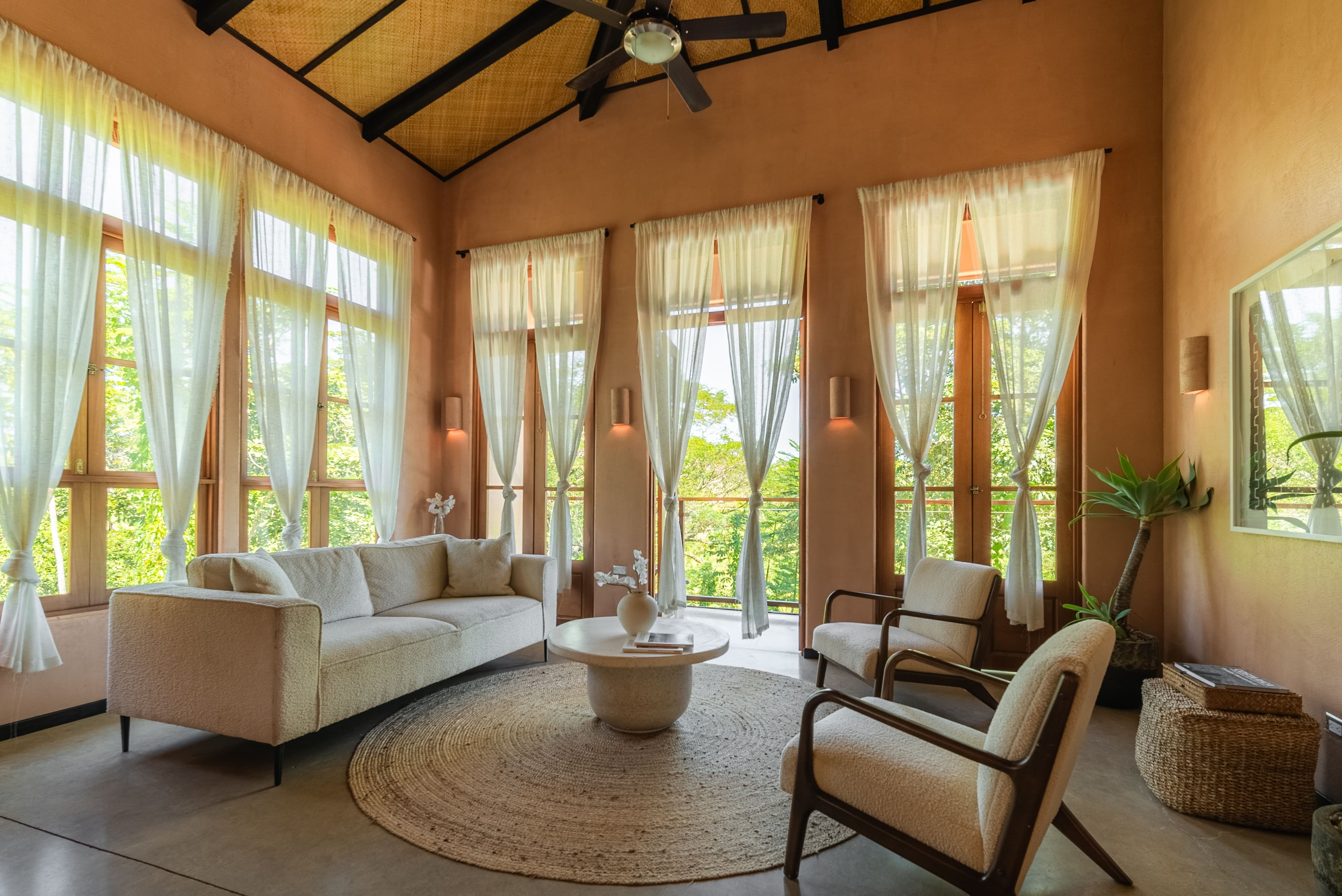 Luxury income producing apartments in Santa Teresa