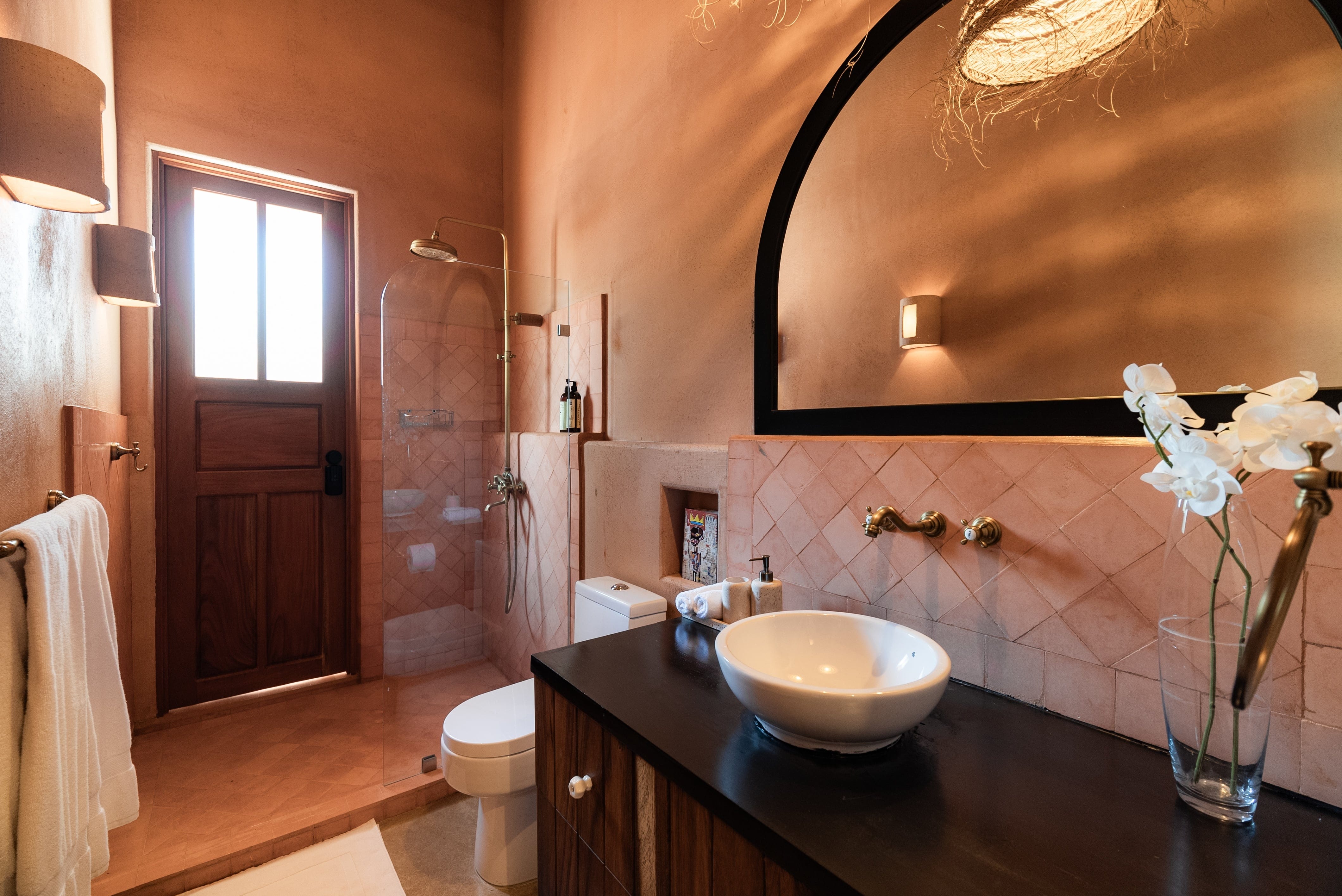 Luxury income producing apartments in Santa Teresa