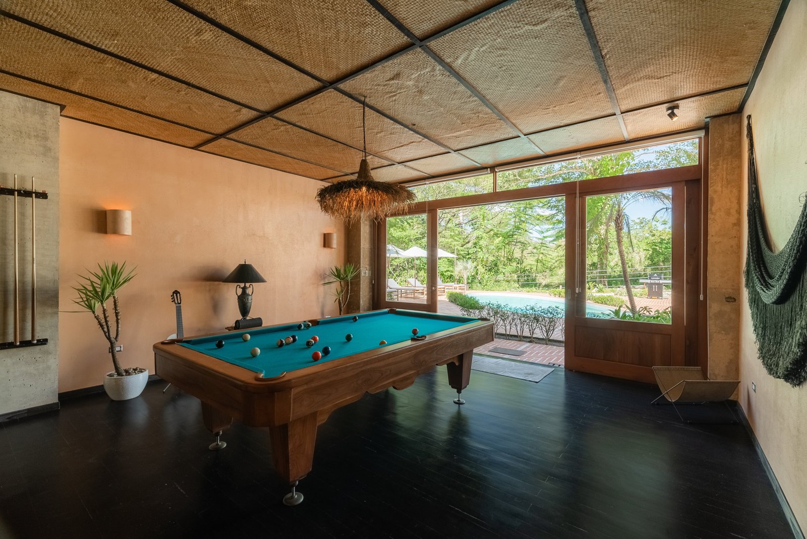 Luxury income producing apartments in Santa Teresa