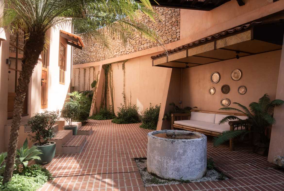 Luxury income producing apartments in Santa Teresa