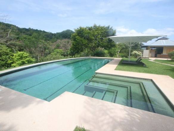 Luxury estate in Playa Carrillo