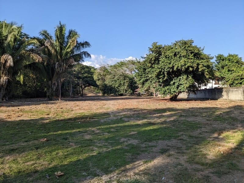 Beachfront lot for sale in Samara