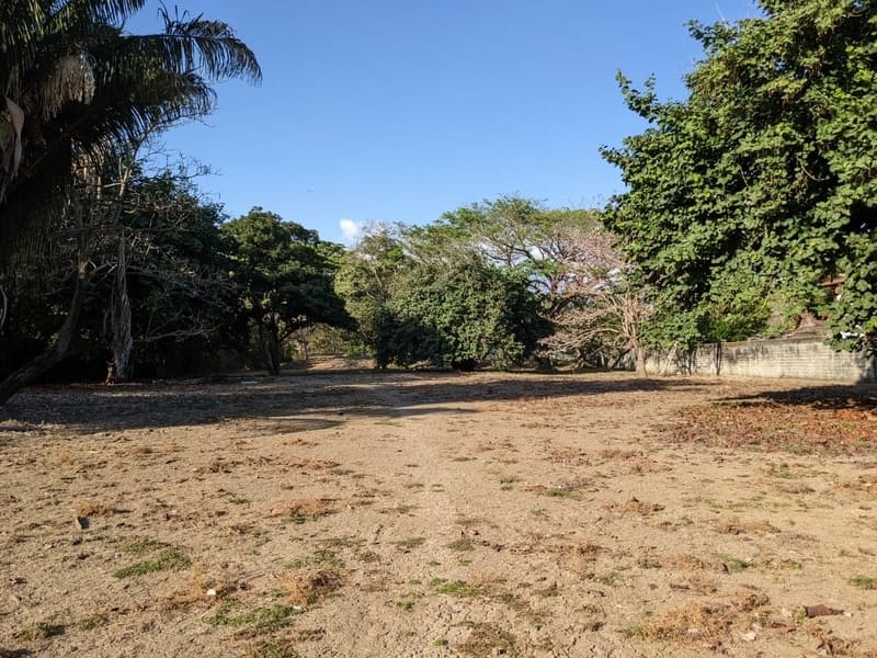 Beachfront lot for sale in Samara