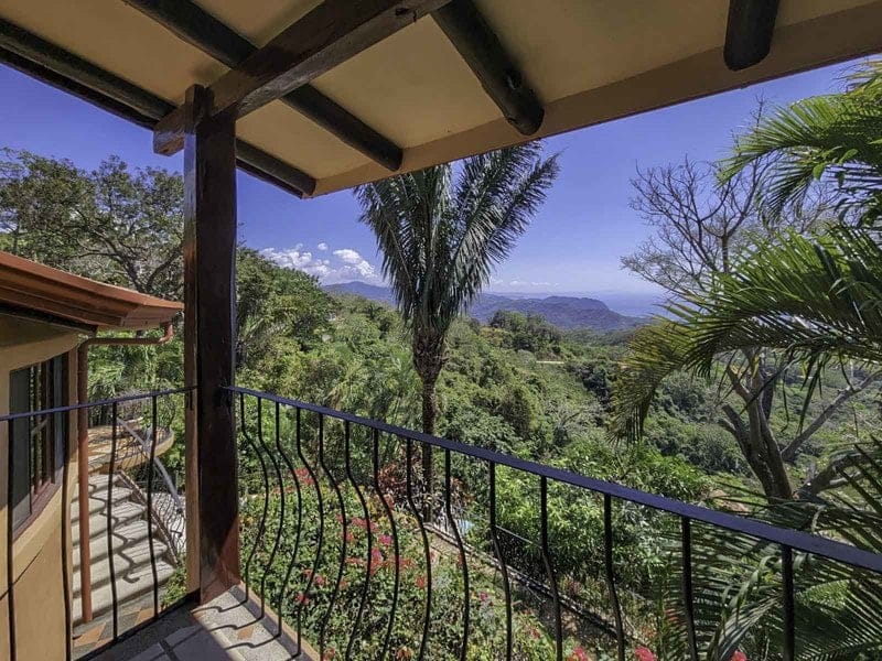 Luxury retreat in Playa Carrillo