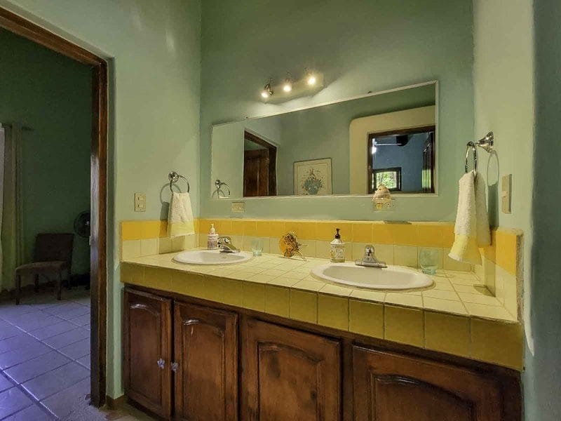 Luxury retreat in Playa Carrillo