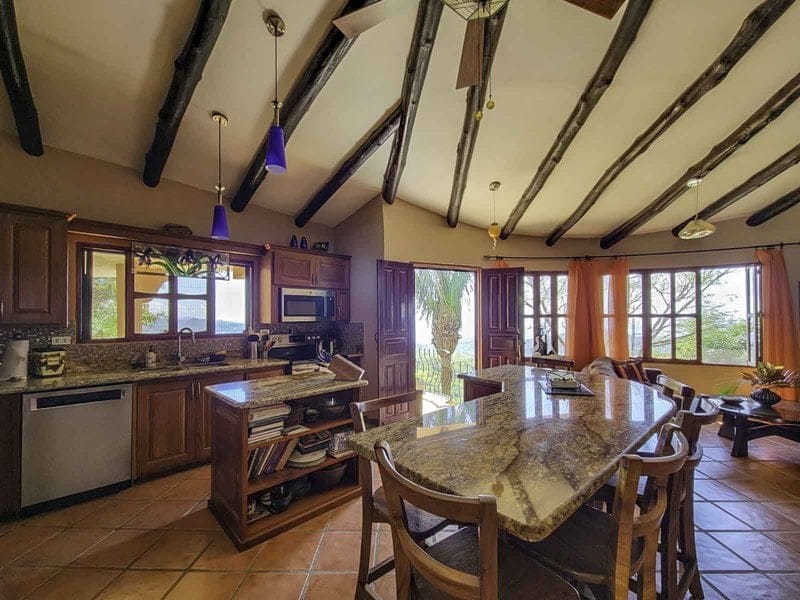 Luxury retreat in Playa Carrillo