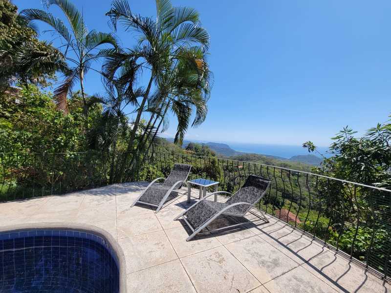 Luxury retreat in Playa Carrillo