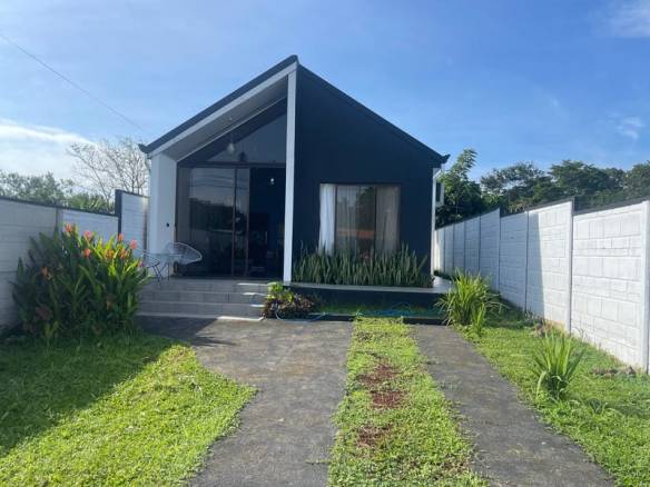 Cozy home in La Fortuna