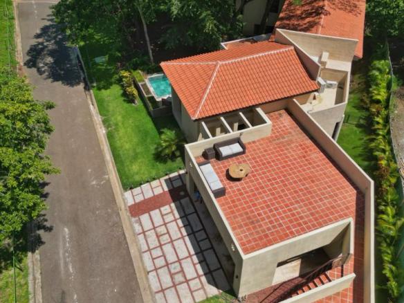 Luxury mansion in Playa Del Coco