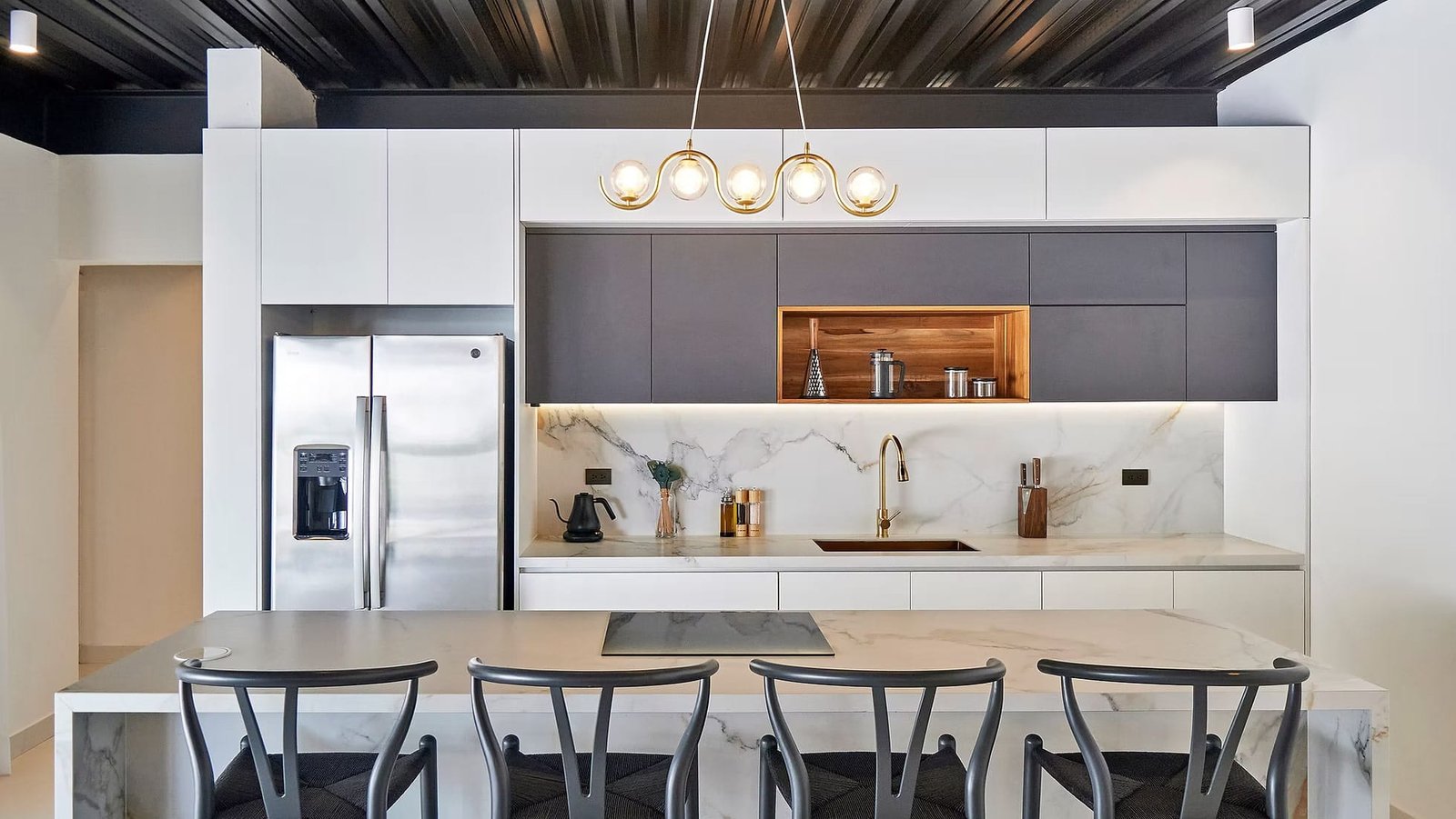 Income producing opportunity in the heart of Santa Teresa