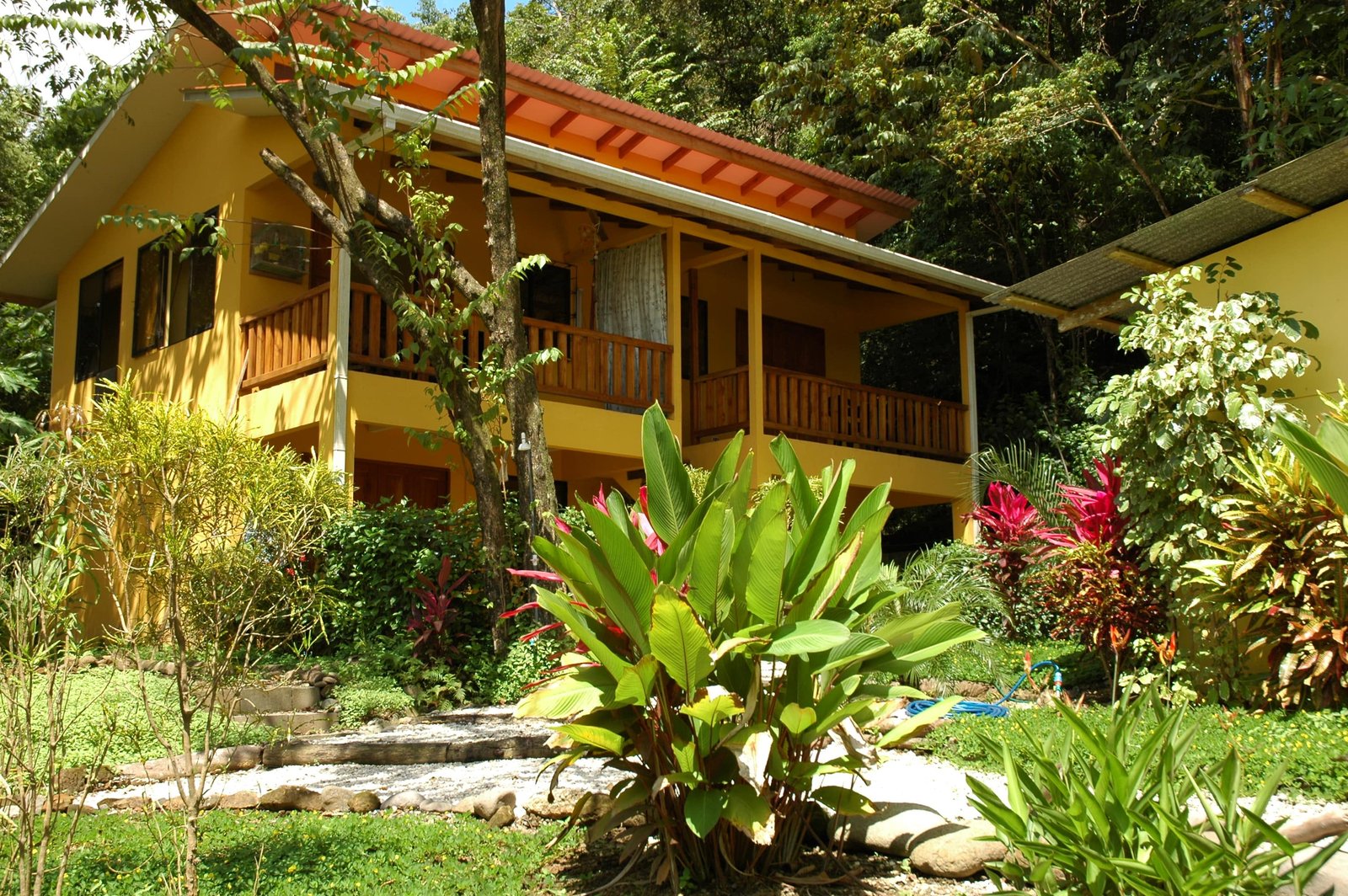 Multi Unit property in the center of Santa Teresa