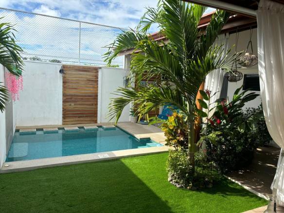 Single family home in Esterillo