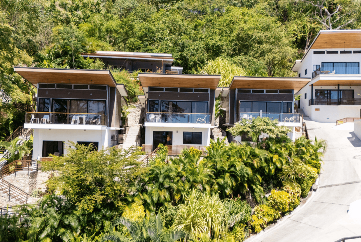 Income producing ocean view property in Santa Teresa