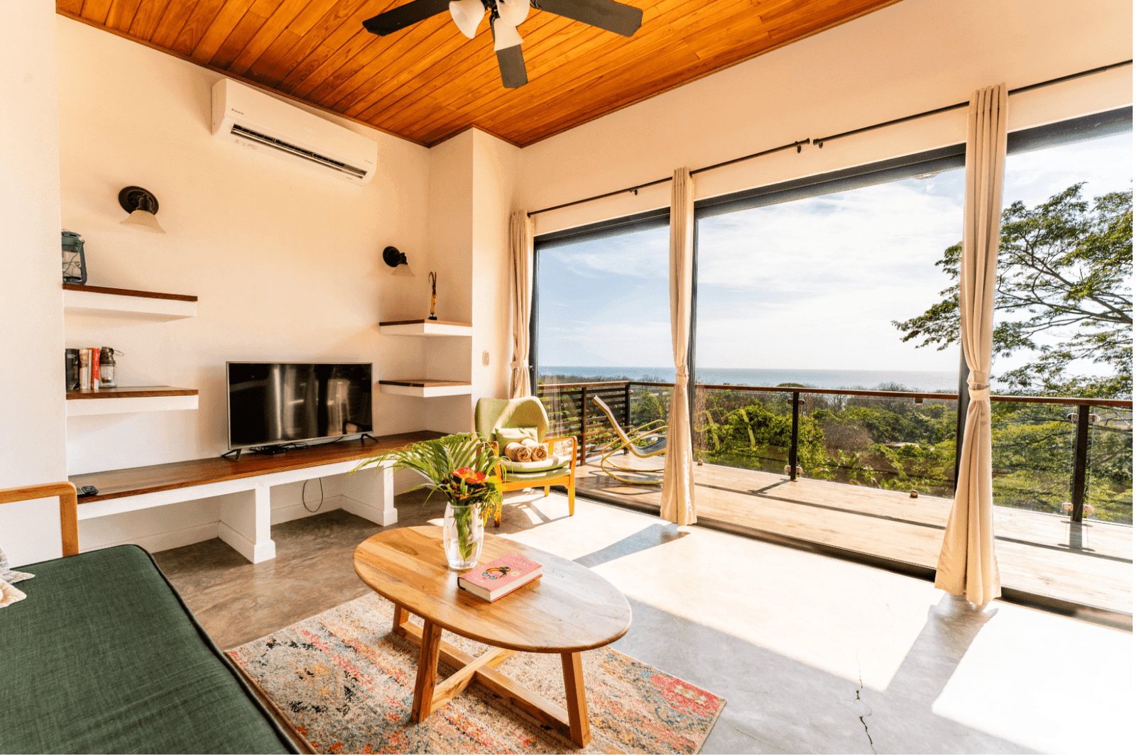 Income producing ocean view property in Santa Teresa