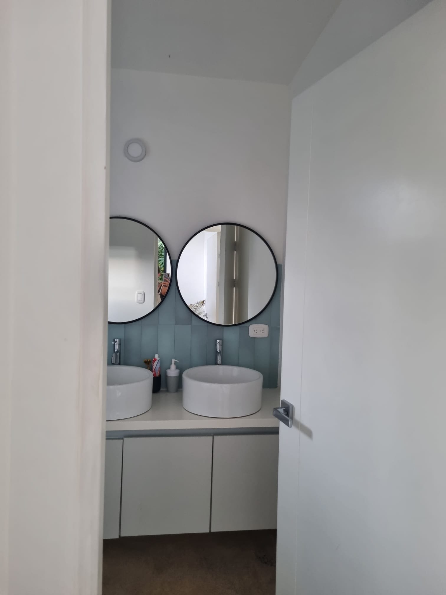 370e9408-141e-4474-81f2-138b268519b9-min