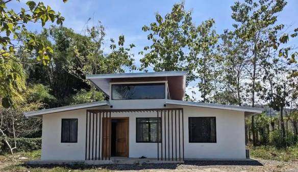 Family home in Cabuya