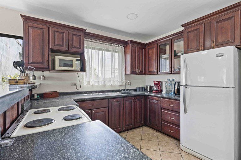 New Condo in Playa Del Coco