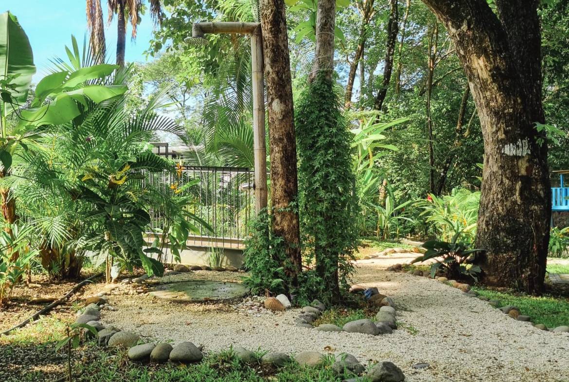 Condo steps away from the beach in Santa Teresa